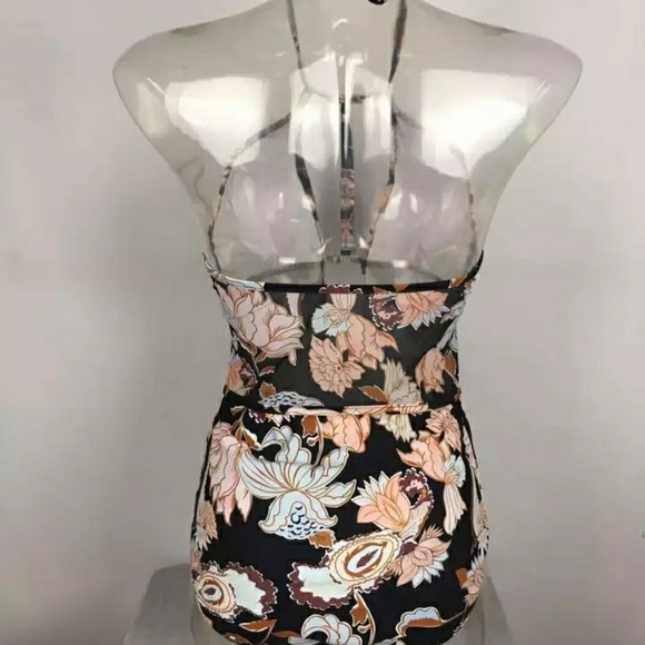 NWT Summer 2019 Collection Swim Suit - Picture 4 of 6